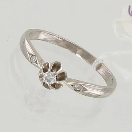 Timanttisormus 1xn.0.05ct 2xn.0.005ct, koko 17, 750 valkokulta, paino 1,9g