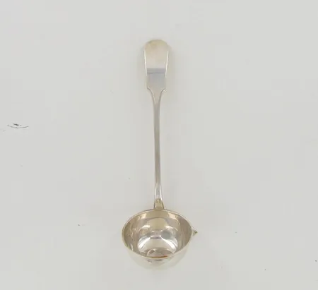 Kastikekauha, pituus 180mm, A. Tillander, vuodelta 1975, 830, paino 54,3g