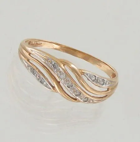Timanttisormus 7xn.0.005ct, koko 18, 585 kelta- ja valkokulta, paino 1,4g