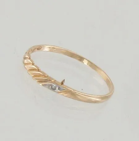 Timanttisormus 1xn.0.005ct, koko 16½, 585 kelta- ja valkokulta, paino 0,7g