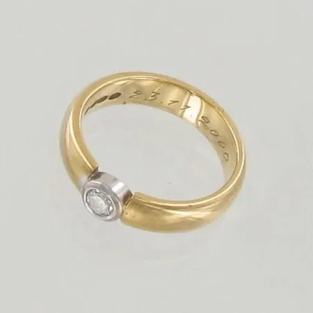 Timanttisormus 1xn.0.14ct, kaiverrettu, koko 16¼, 750 kelta- ja valkokulta, paino 5,9g