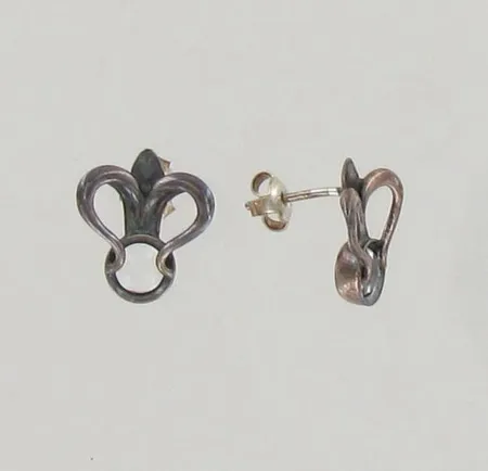 Kivikorvakorut Kalevala Koru, korkeus 16mm, 925br, paino 3,2g 