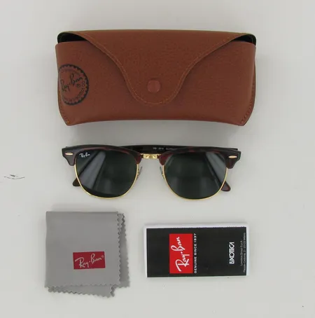 Aurinkolasit Ray Ban Clubmaster, käyttöohje, puhdistusliina, kotelo