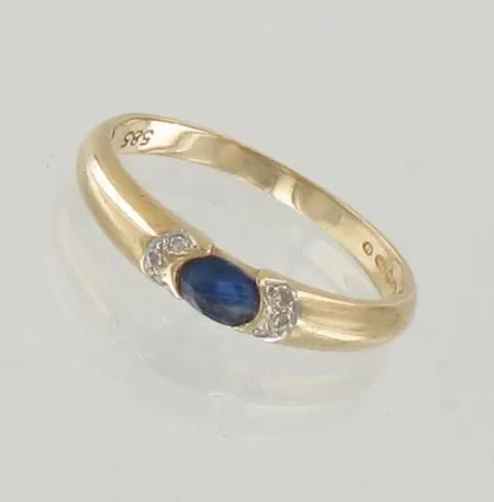 Sinisafiirisormus timanteilla 6xn.0.005ct, koko 17, 585br kelta- ja valkokulta, paino 1,7g