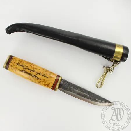 Puukko nahkatupessa, Iisakki Järvenpää Oy, Made in Finland.
