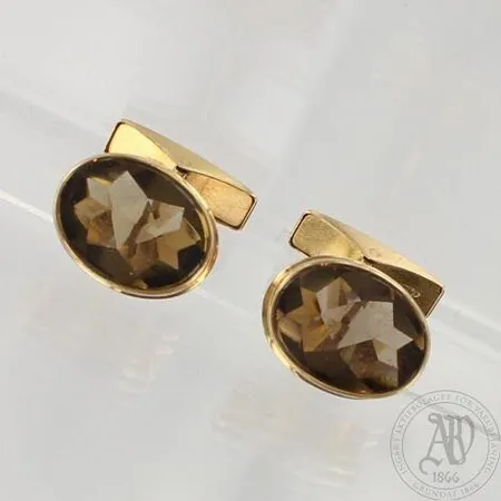 Savukvartsikalvosinnapit, kaiverrettu, kiven leveys 17mm, 585br, paino 8,8g 