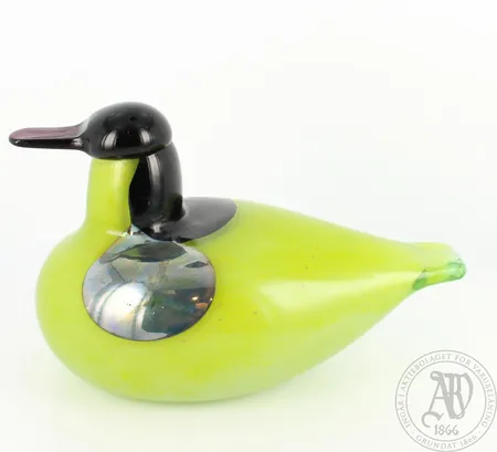 Lasilintu, Iittala, sign. Oiva Toikka Nuutajärvi, korkeus 110mm. Ota yhteys panttilainaamoon kuljetusmaksusta sopimiseksi.