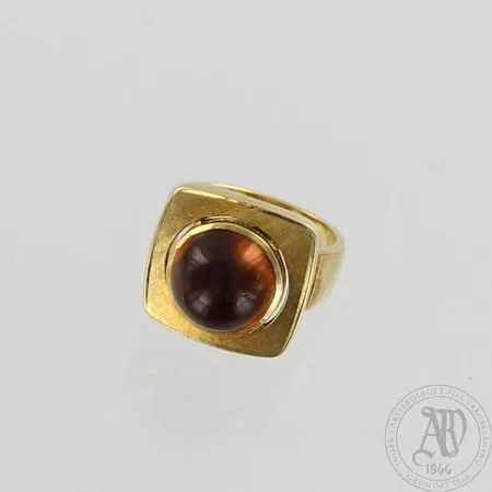 Meripihkasormus, koko 16¼, 750br, paino 8,9g