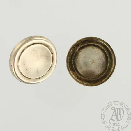 Kaksi juustonapppia, Ø 30mm, 813, paino 8,6g