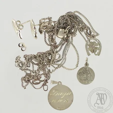Viallisia koruja, 925, paino 13,3g 