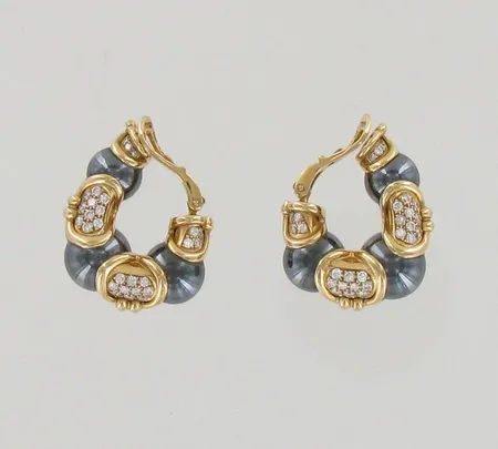 Kivikorvakorut timanteilla112xn.0.01-0.02ct, korkeus 30mm, 750br, paino 40,8g