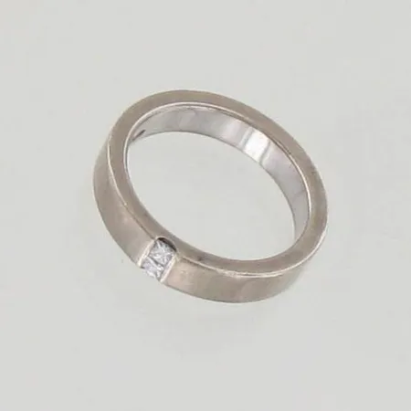 Timanttisormus 2xn.0.05ct, koko 17, Silván, vuodelta 2008, 585 valkokulta, paino 6,8g
