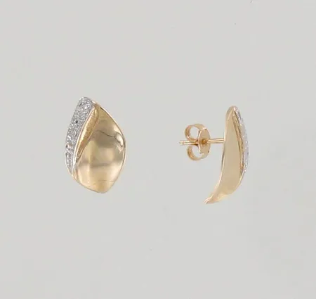Timanttikorvakorut 2xn.0.005ct, korkeus 17mm, 585 kelta- ja valkokulta, paino 1,8g