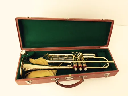 Trumpetti Festival Amati-Kraslice, käytön jälkiä, suukappale, kova laukku