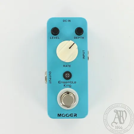Efektipedaali MOOER Ensemble King, Analog Chorus Pedal, käyttämätön ja laatikossa.