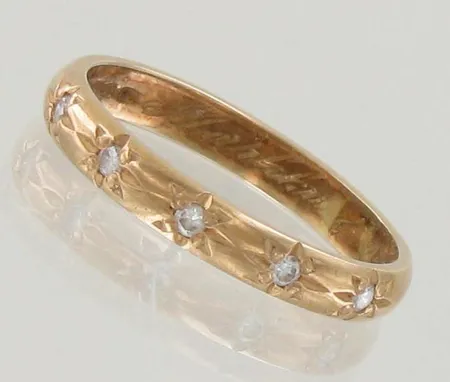 Timanttisormus 5xn.0.02ct, kaiverrettu, koko 17¼, 585, paino 2,5g