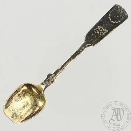 Suolalusikka, kaiverrettu, vuodelta 1943, pituus 75mm, 813, paino 4,3g