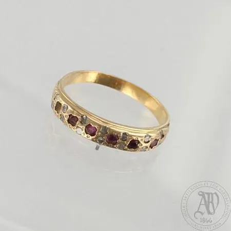 Kivisormus timanteilla 12xn.0.005ct, yksi kivi puuttuu, koko 18½, 585br, paino 2,8g