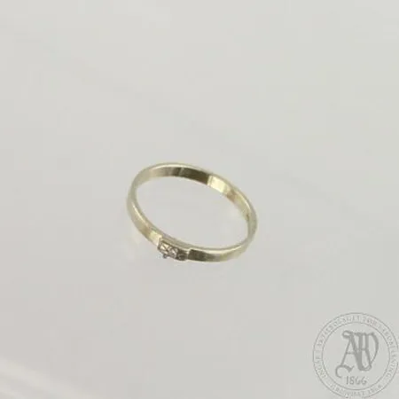 Timanttisormus 1xn.0.005ct, kaiverrettu, koko 14¼, 750 valkokulta, paino 1,0g