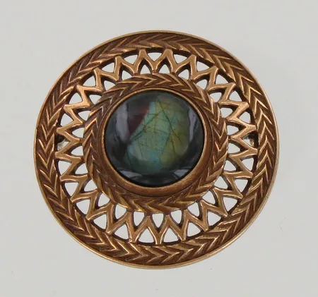 Kivirintaneula, Kalevala Koru, Solki-287, Ø 44mm, pronssi