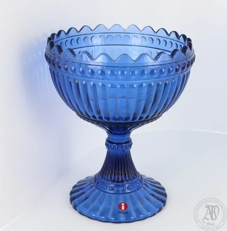 Mariskooli, Iittala, korkeus 150mm, vaaleansininen. Lähetetään postipakettina.