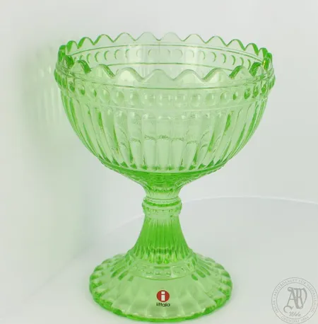 Mariskooli, Iittala, korkeus 150mm, vaaleanvihreä Lähetetään postipakettina.