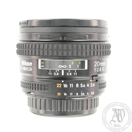 Objektiivi Nikon, AF-D Nikkor 20mm f/2.8, käytön jälkiä