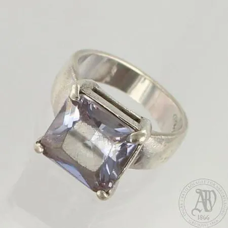 Kivisormus, käytön jälkiä, koko 16½, 925br, paino 8,9g 