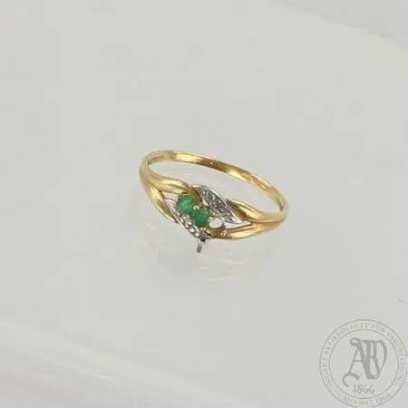 Kivisormus timanteilla 2xn.0.005ct, yksi kivi puuttuu, koko 17½, 585br, paino 1,1g