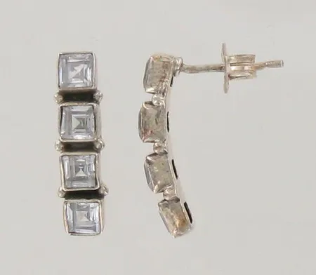 Kivikorvakorut, korkeus 32mm, 925br, paino 3,9g