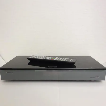 Panasonic DMP-UB900 Smart Ultra HD Blu-ray -soitin, kauko-ohjain ja virtajohto, laatikko