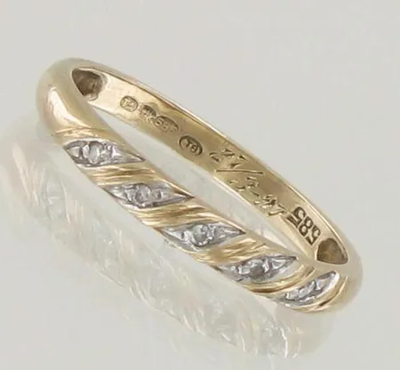Timanttisormus 5xn.0.005ct, kaiverrettu, koko 16¼, 585, paino 1,4g