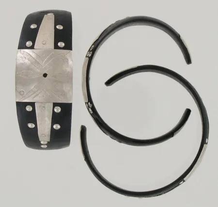 Kolme rannerengasta, leveydet 55-60mm, 800br, paino 37,4g