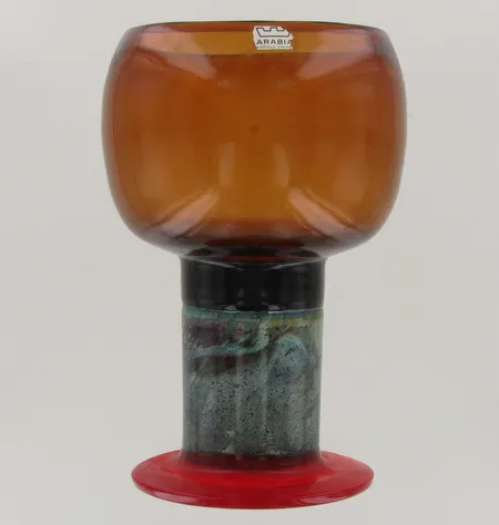 Lasipokaali Arabia, signeeraus Kaj Franck Nuutajärvi, monivärinen, korkeus 150mm, 1970-luvulta. Ota yhteys panttilainaamoon kuljetusmaksusta sopimiseksi.