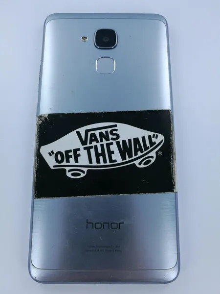 Älypuhelin Huawei Honor 7 lite, 16GB Silver,  käytön jälkiä, laatikko, takuu voimassa 2.9.2018 saakka