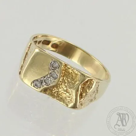 Timanttisormus 4xn.0.05ct, koko 19¾, 585, paino 6,0g 
