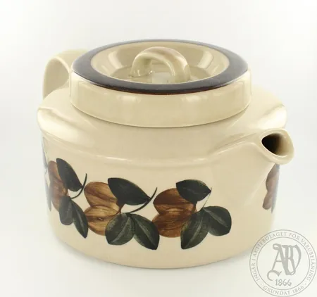 Teekannu Arabia, Ruija, Raija Uosikkinen, Vuosi 1975-1981, kivitavara, korkeus kannella 11 cm. Lähetetään postipakettina.