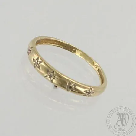 Timanttisormus 5xn.0.005ct, koko 17½, 585, paino 1,4g 
