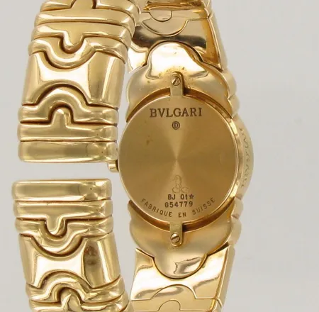 Kultarannekello timanteilla Bvlgari, quartz: paristo loppunut, taulun Ø 20mm, rannekkeen Ø 45mm, sarjanumero G54779, 750br, paino 97,9g 