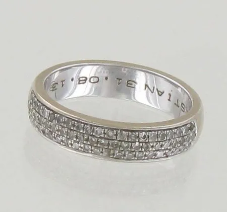 Timanttisormus 63xn.0.005ct, yksi timantti puuttuu, kaiverrettu, koko 16½, 585 valkokulta, paino 4,4g