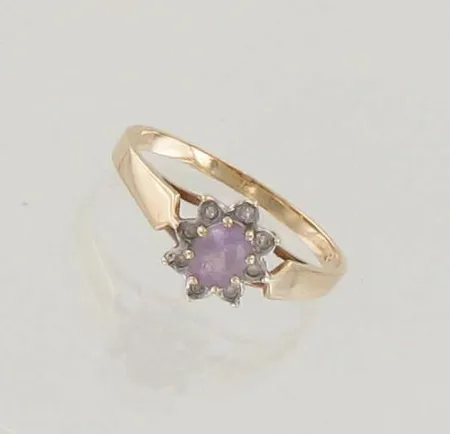 Kivisormus timanteilla 8xn.0.005ct, koko 17¾, 585br, paino 1,8g