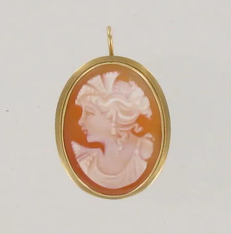 Cameeriipus, korkeus 34mm, 750br, paino 3,5g