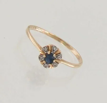 Sinisafiirisormus timanteilla 6xn.0.005ct, koko 19, 585br kelta- ja valkokulta, paino 1,2g