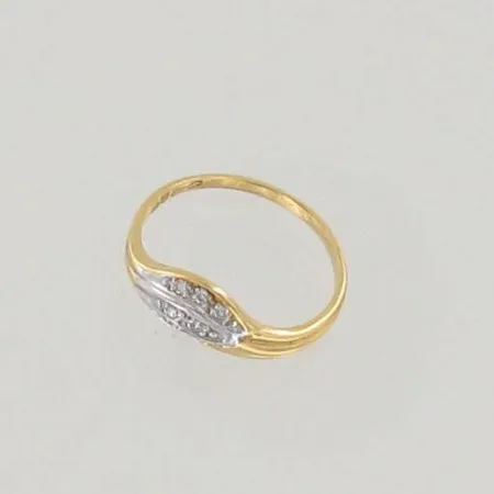 Timanttisormus 6xn.0.005ct, koko 16¾, 585 kelta- ja valkokulta, paino 1,7g
