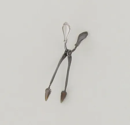 Sokeripihdit Chippendale, vuodelta 1971, 830, paino 20,1g