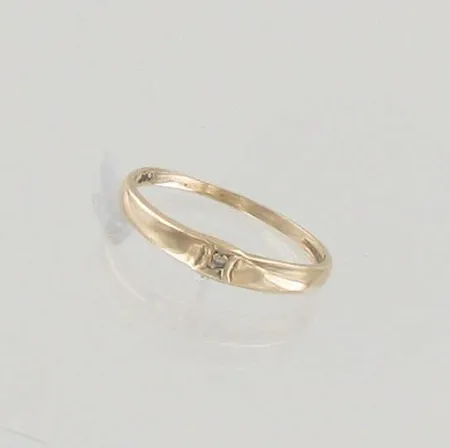 Timanttisormus 1xn.0.005ct, käytön jälkiä, koko 15½, 585, paino 0,9g