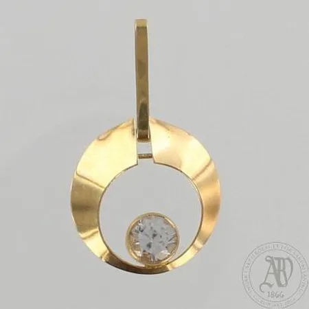 Kiviriipus, kaiverrettu, korkeus 40mm, 585br, paino 2,3g 