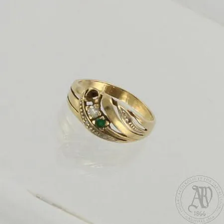 Timanttisormus 1xn.0.05ct ja 2xm.0.005ct, yksi kivi puuttuu, koko 15½, 585br, paino 2,4g 