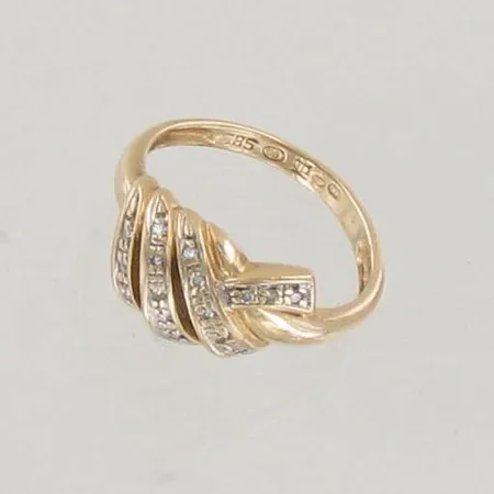 Timanttisormus 16xn.0.005ct, käytön jälkiä, koko 16¾, 585, paino 3,0g