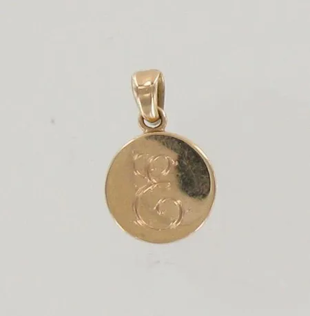 Riipus, kaiverrettu, korkeus 23mm, 585, paino 6,2g